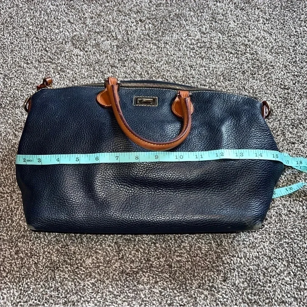 Vintage Dooney & Bourke Black Pebbled Grain Leather Hand Bag ❤️